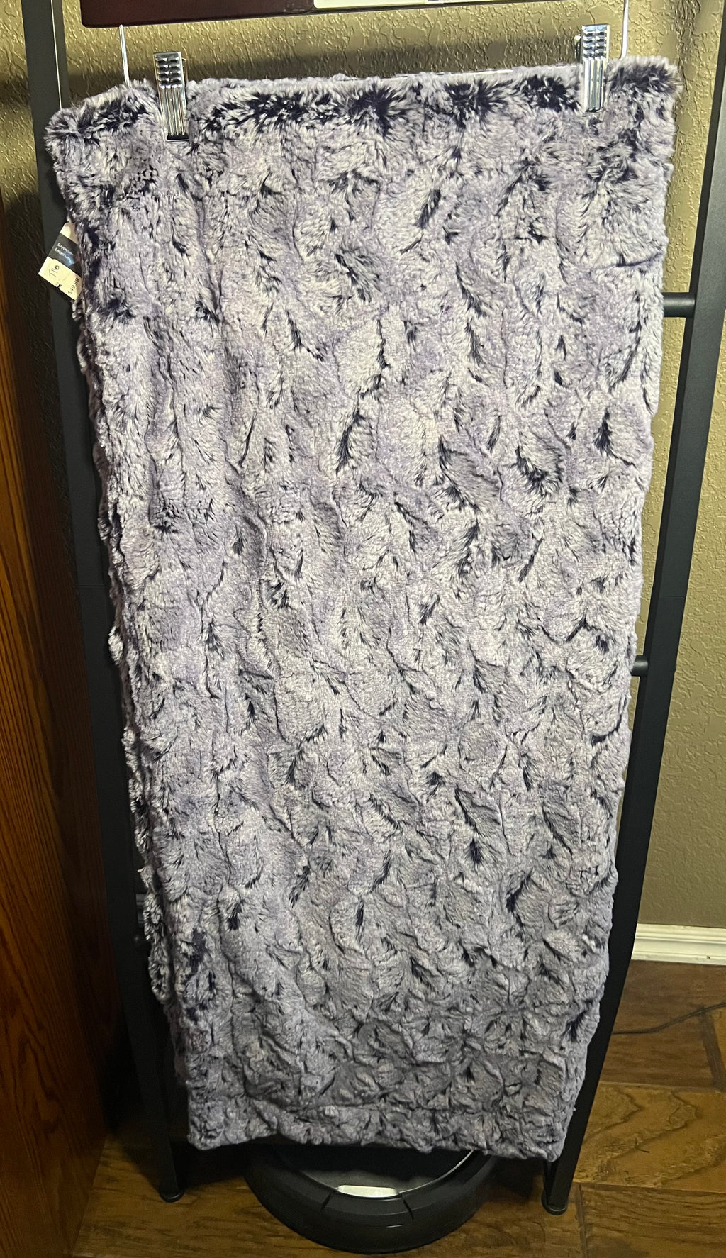 Minky Baby Blanket - BlackBerry Frosted Bella Approx Size 30”x36”