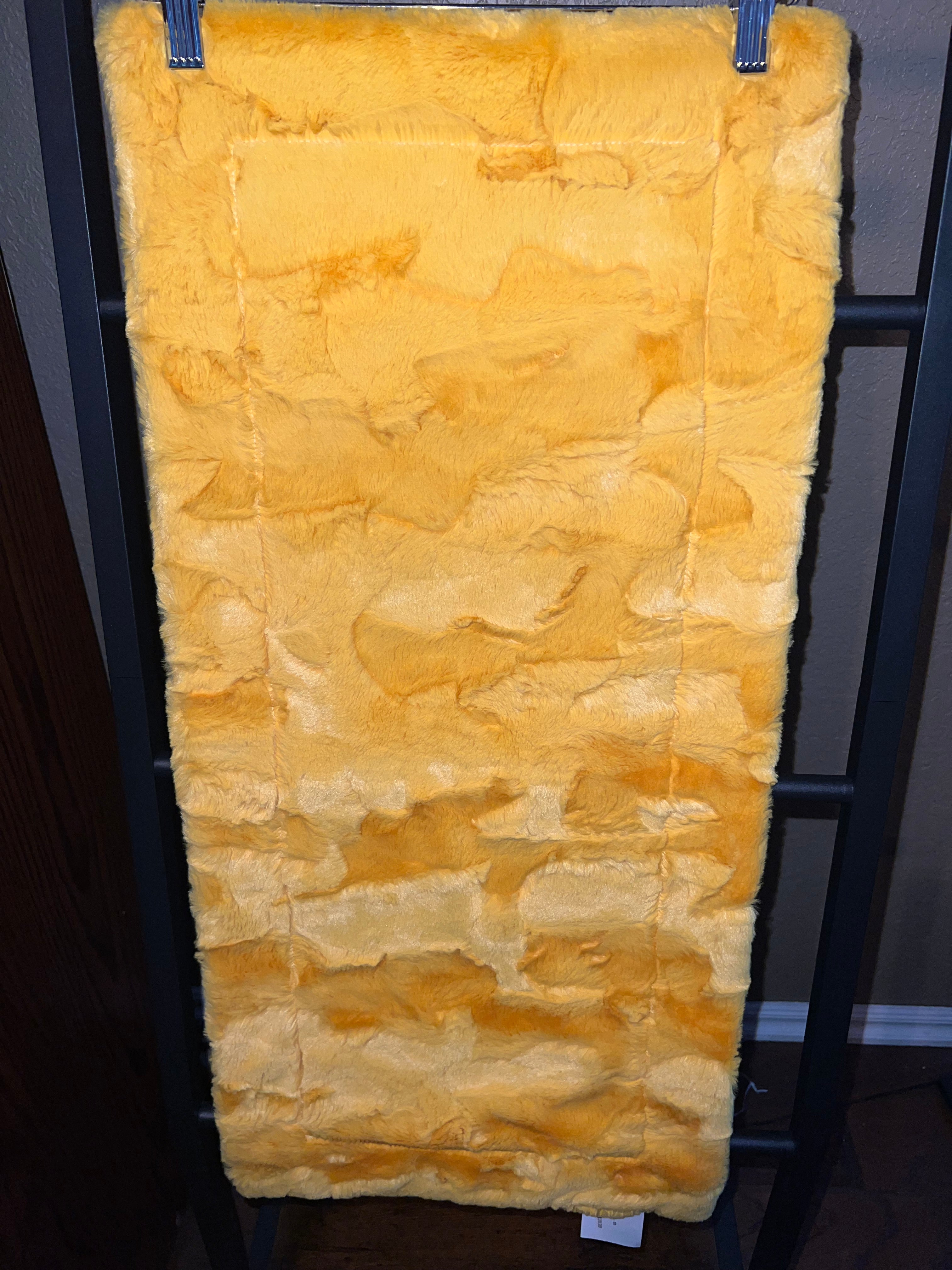 Minky Table Runner - Sunflowers / Sun Hide