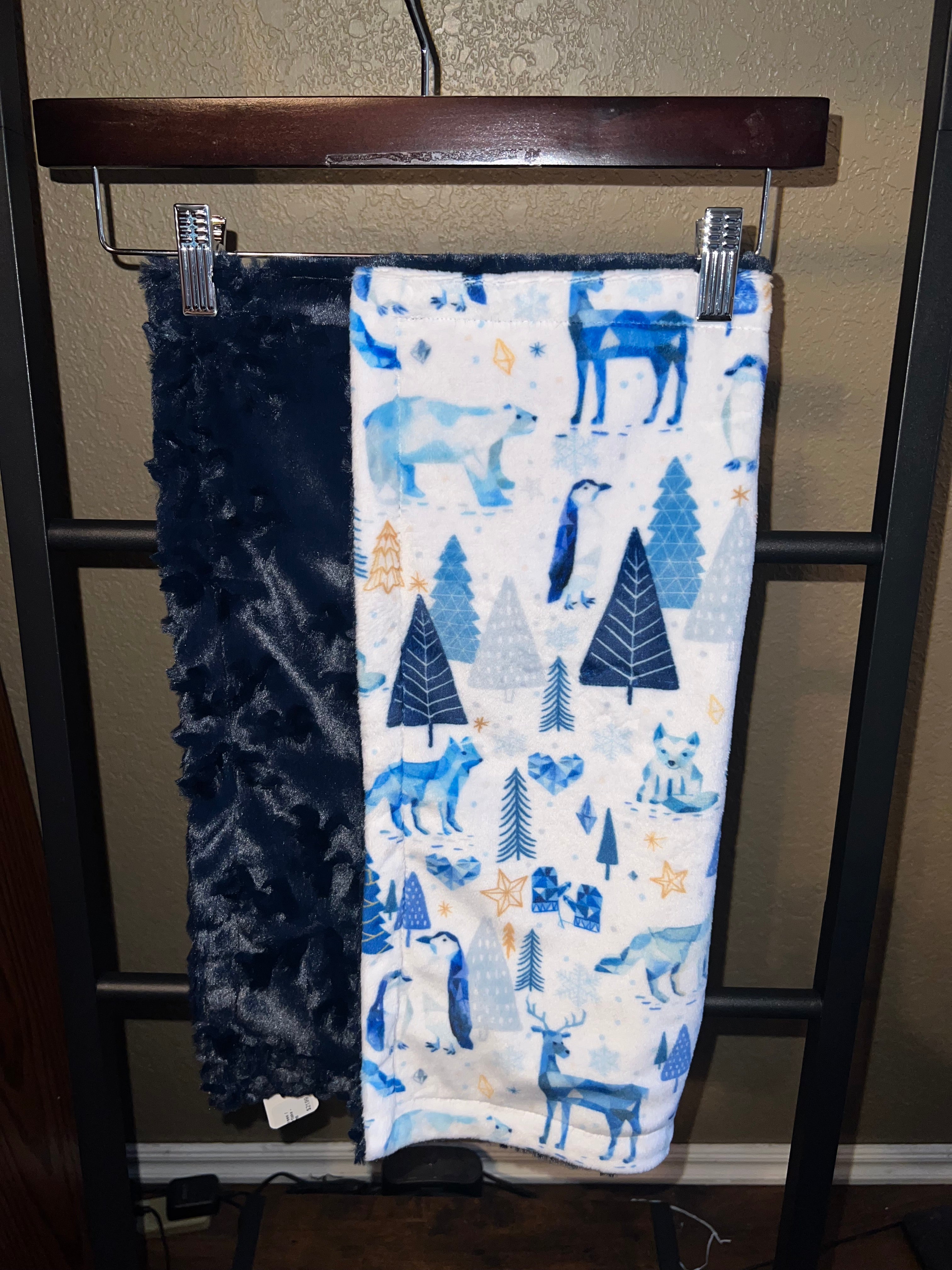 Minky Lovie - Fancy Trees /Navy Embossed Snowflake