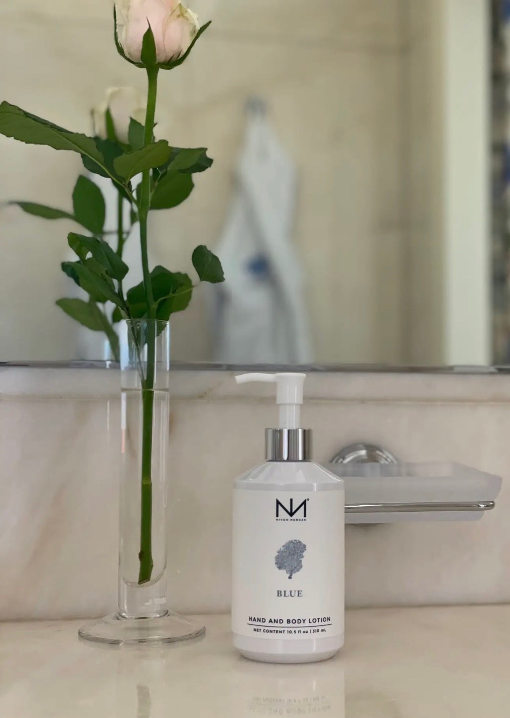 Niven Morgan Luxurious Lotion - Gold, Rue 1807, or Blue
