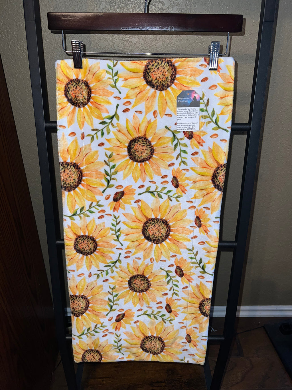 Minky Table Runner - Sunflowers / Cocoa Cuddle